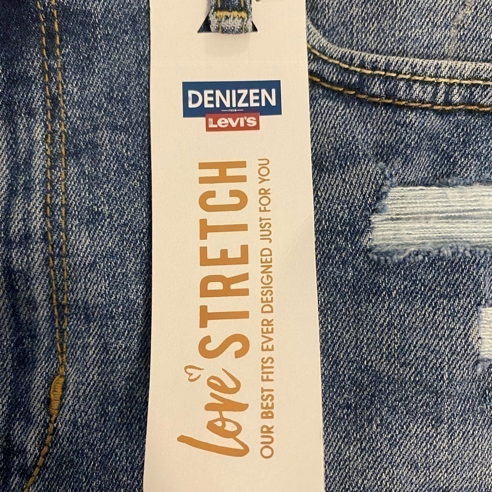 NWT Denizen distressed 5 pocket high waisted Levi jean shorts juniors size 3 - Picture 3 of 6